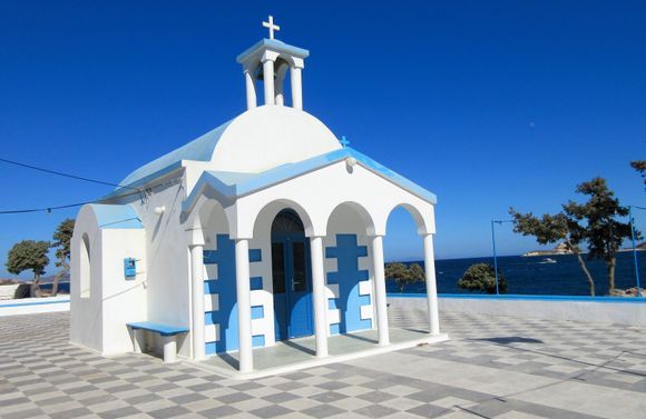 Agios Nikolaos, Pollonia (Milos)