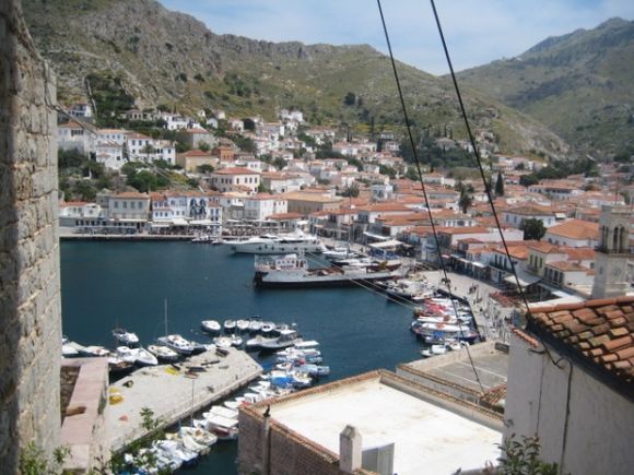 lharbour of hydra
