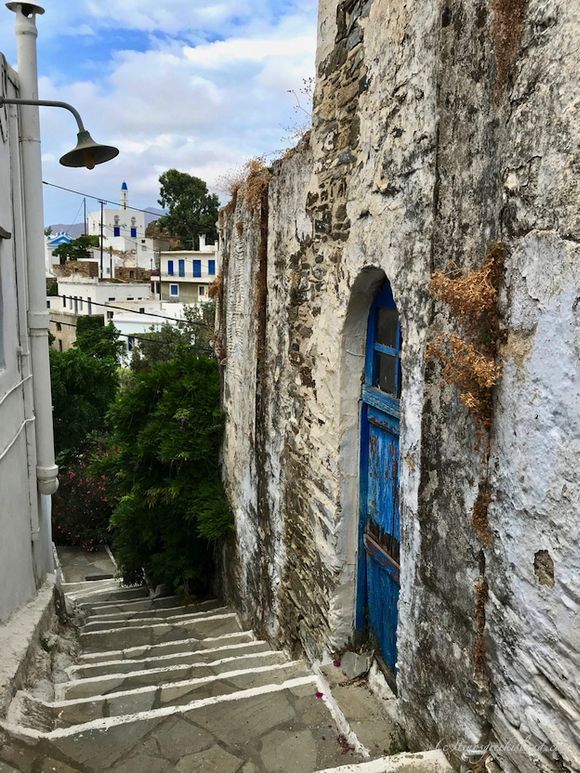 https://tinosgreekisland.com/2019/07/17/old-doors-and-windows-in-the-villages-agapi-and-komi/