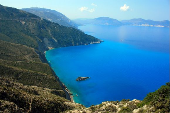 A beautiful bay between Myrtos and Assos
