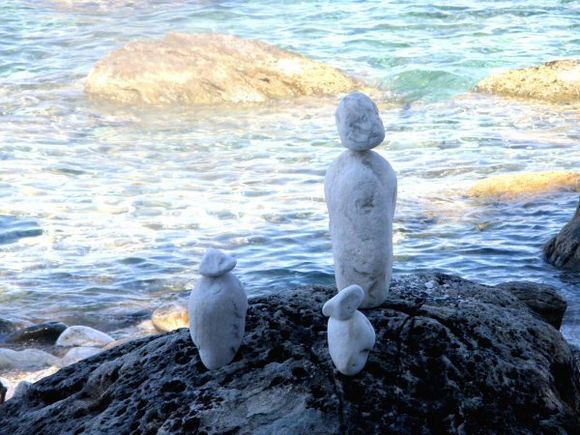 Surprising simple stone sculptures at the seaside...