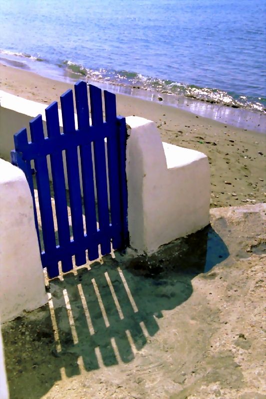 Gate, Isternia beach