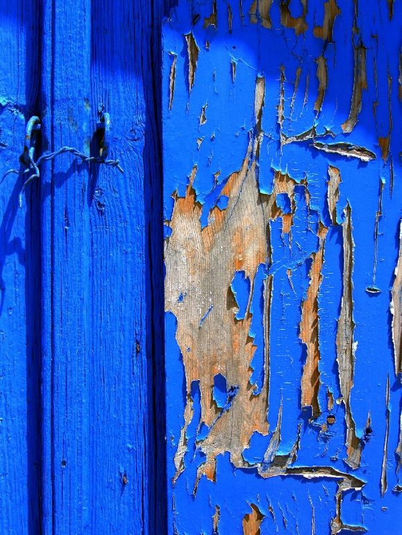 Decayed blue door, Pyrgos