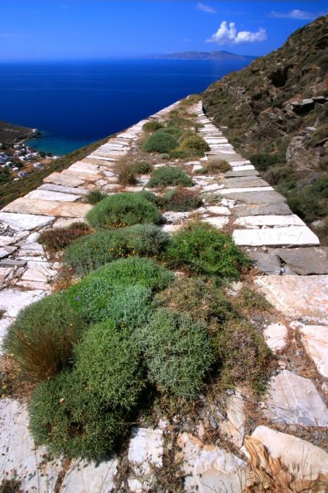 Steep marble alley down to Isternia bay