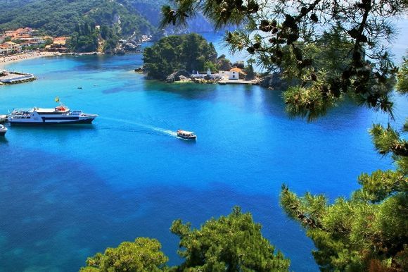 Parga bay, Krioneri beach and islet with chapel