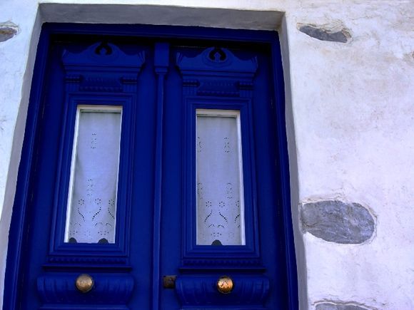 Blue door, Chora