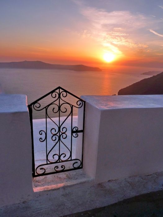 Gate and sea at sunset, Fira