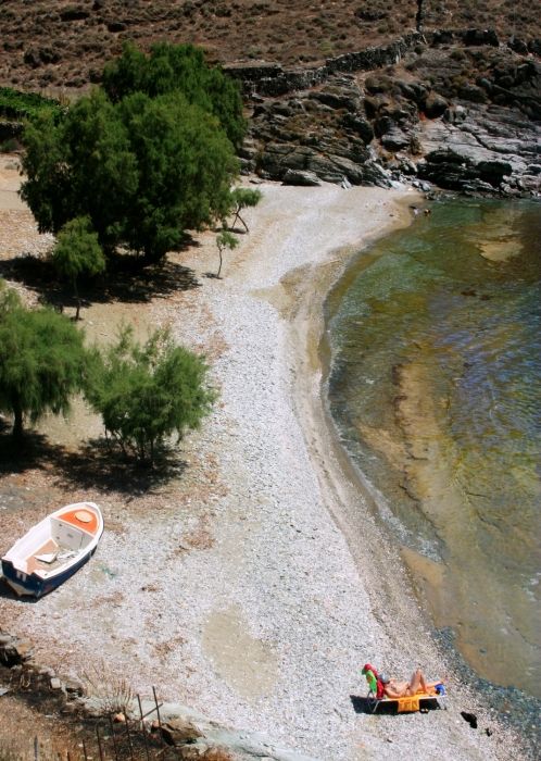 overview of Antonides beach near Kanala