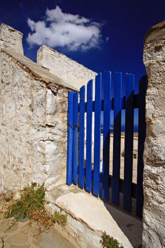 Blue gate, Chora
