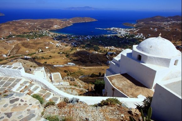 Breathtaking view of Ormos Livadhiou fom Chora