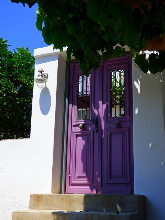 Purple wooden gate, Chora