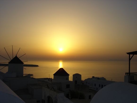 Still, silent and velvet touching,  summer sunsets in Oia for many are the reason for romantic trips to Santorini.