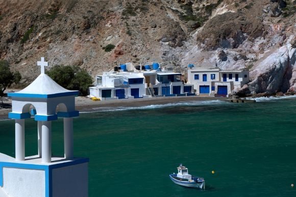 Blue and white in Firopotamos