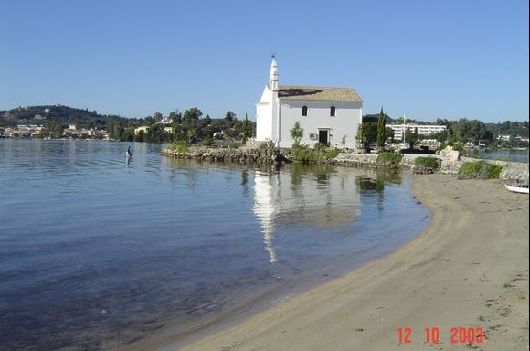 A little church just opposide the beach at Gouvia
