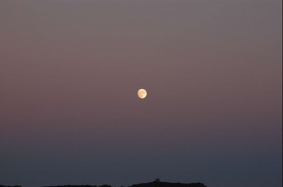 Full moon over Kapsali