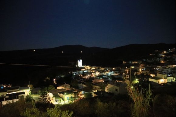 Lefkes by night