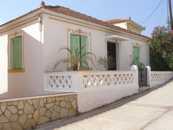 old house near Agios Georgios castle