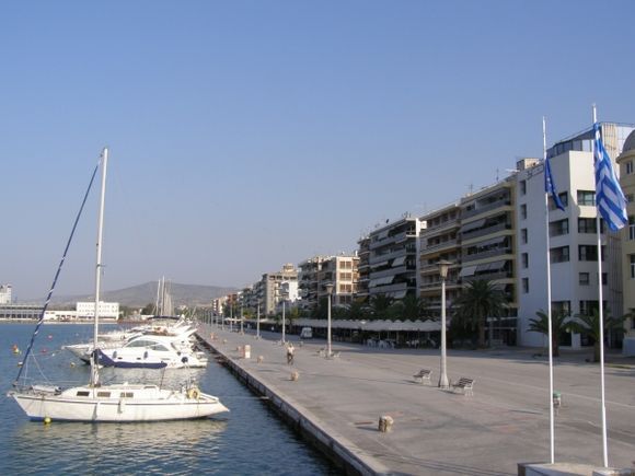 Volos harbour early in the morning