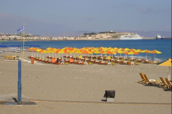 Beach in Rethymno. In the background is the Fortezza.