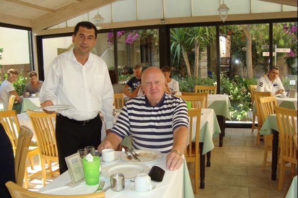 Hotel in Rethymno.Good service in the restaurant.