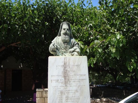 Monument in the village of Margaritos in Rethymno