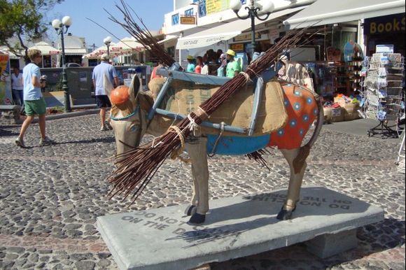 Thira / Santorini. Animal monument.