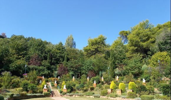 Botanical Garden Zelios Gi