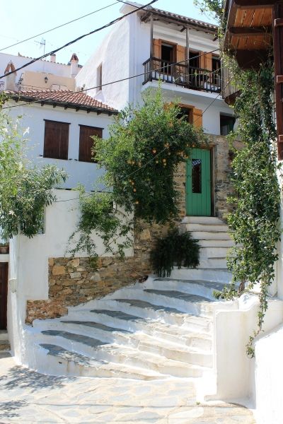 walking through the streets of Chora