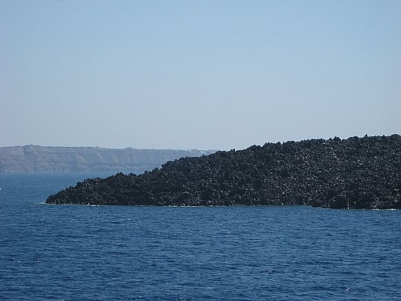 Santorini: lava in the Nea Kameni nissi.