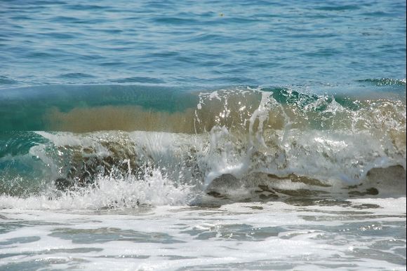 sand, waves and sun - Apollonas