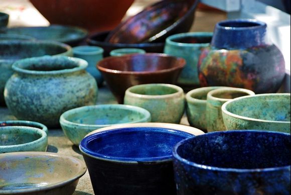 pottery pots at Manolates