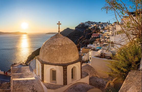 Beautiful sunsets of Santorini - a cliché or not?