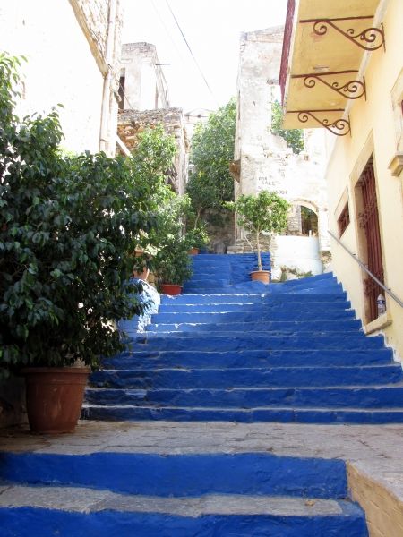 blue steps in Syme