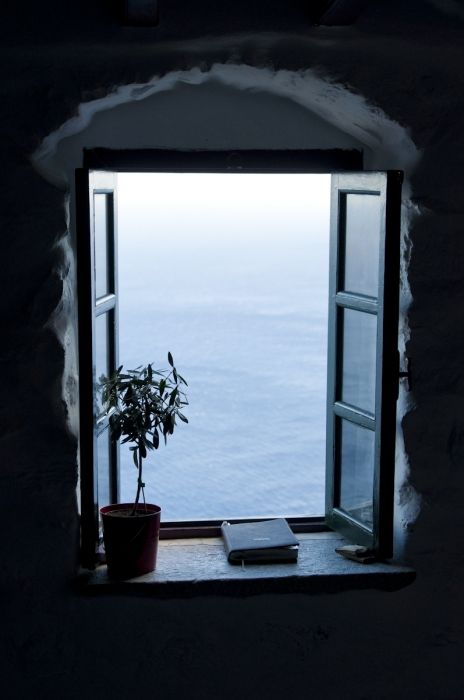 Window, Hozoviotissa