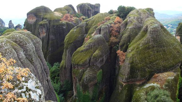 more amazinig rock formations from meteora