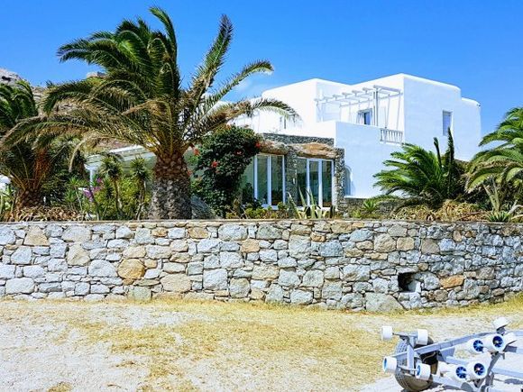 Mykonos august 2017, a cycladic villa close to Agrari beach