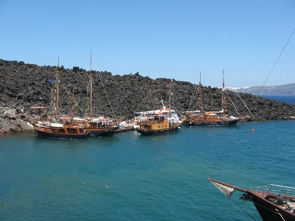 The port of Volcano NEA KAMENI