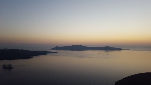 When the sun goes down in Fira it is absolutely stunning.