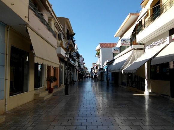 argostoli shopping street