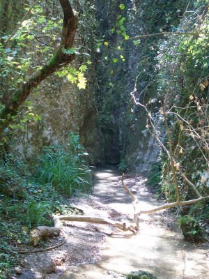 Periateria. Entrance to the stalactites