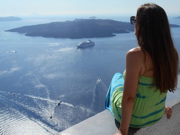 Santorini was my wanderlust dream and it became real for me. Since then, I'm in love with blue and white at Kyklades.