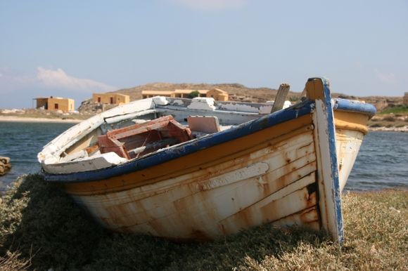run aground on the island of Delos