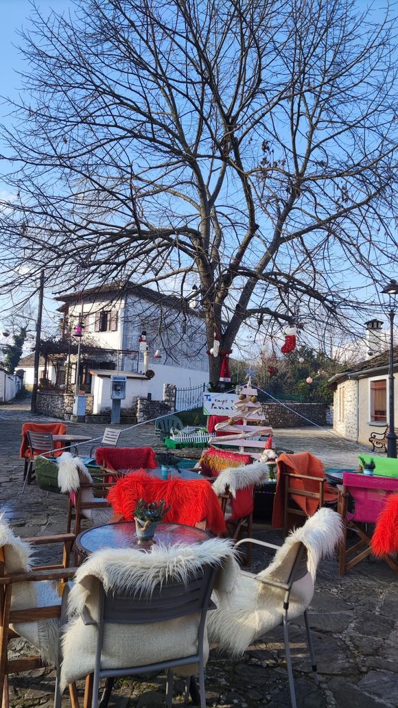 Winter in Greece: A small cafe in the alleys of the island of Mrs. Frosini, a picturesque island in the lake of Ioannina. Access is only possible by boat and it is the only place in Greece where you can try frog legs!

Taken on December 29, 2022.