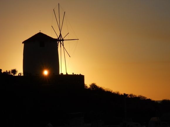 The sunlight pass through the windmill.