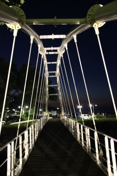 The bridge, by night.