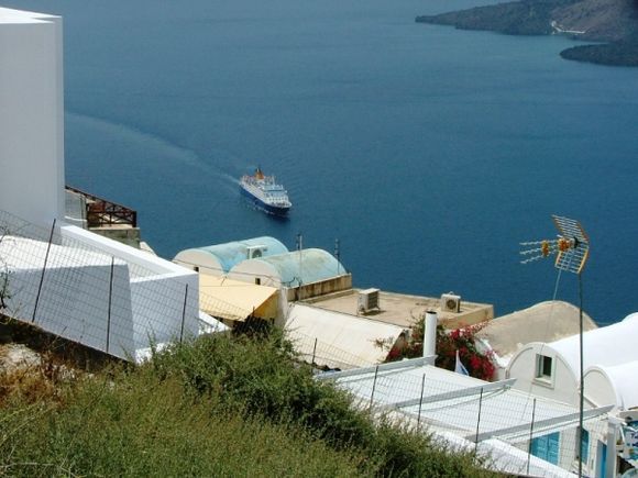 Santorini.
Ferry arriving in Fira.