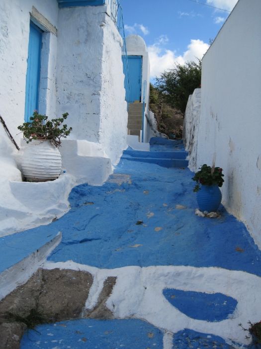 A hidden lane at Plaka on the island of Milos