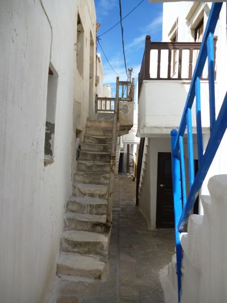 The Kastro: Which stairs do I take to get back home?