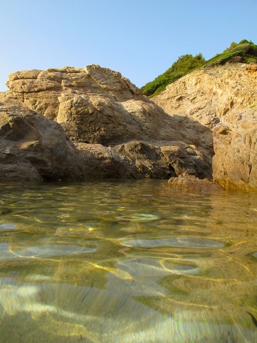 Krifi ammos (near Agia Eleni)
little beach with clear water ; such a shame that the taverna on the beach is like a favella !