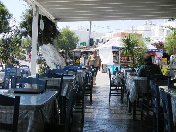 Lunch in Anti Paros Harbour